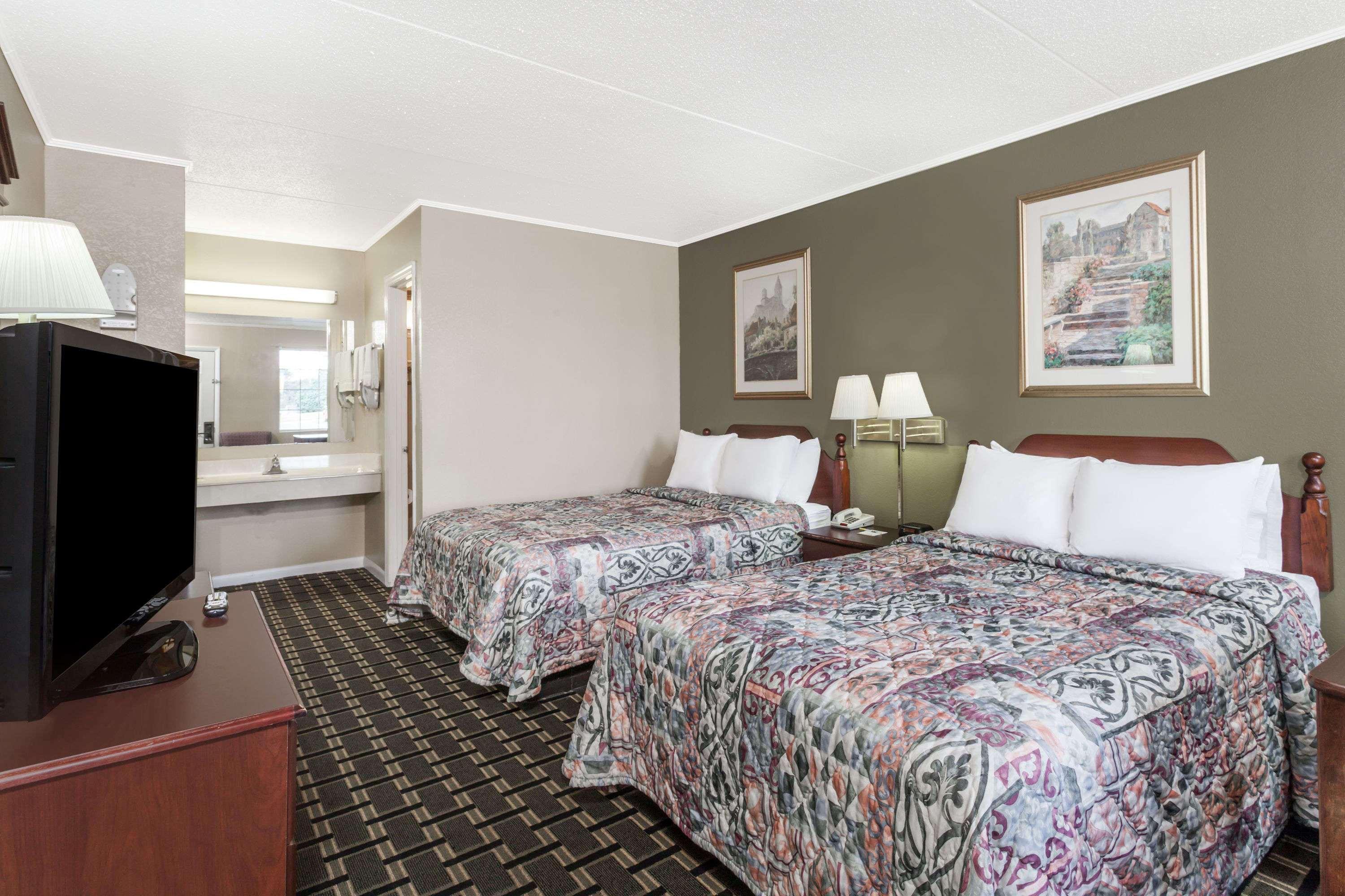 Days Inn By Wyndham Lenoir City Buitenkant foto