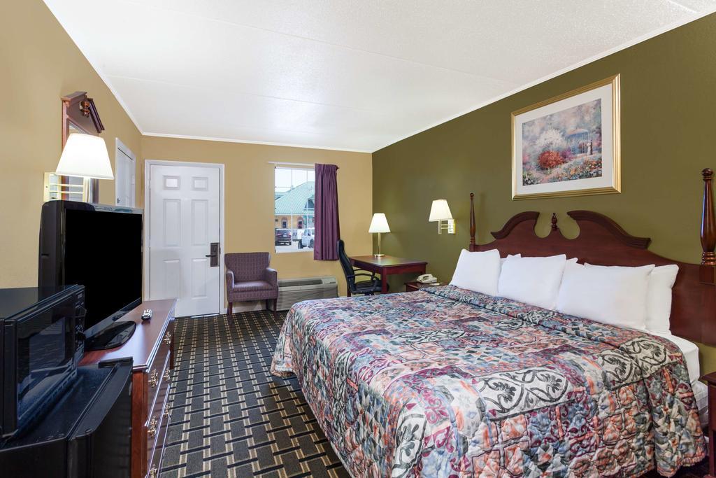 Days Inn By Wyndham Lenoir City Buitenkant foto